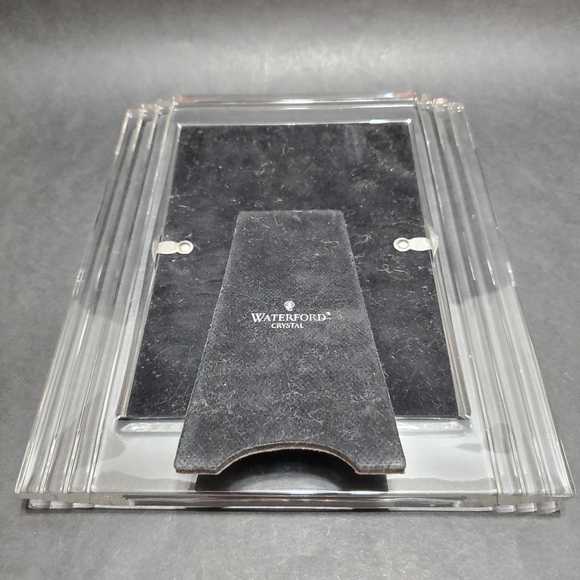 Waterford Crystal Metropolitan Picture Frame Holds a 5x7" Picture - Picture 2 of 3